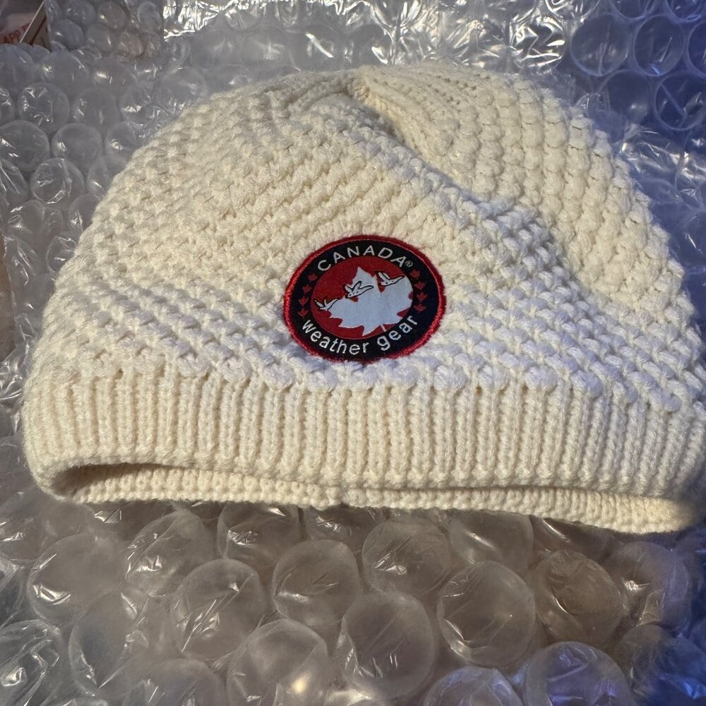 Canada Weather Gear White Sherpa faux fur  Lined Winter Hat One Size nwot not wo